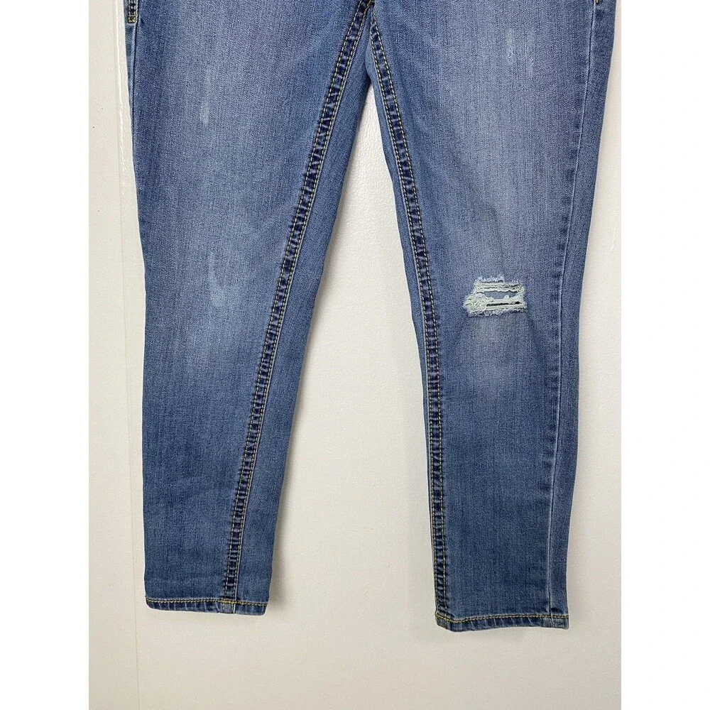 Seven7 blue jeans